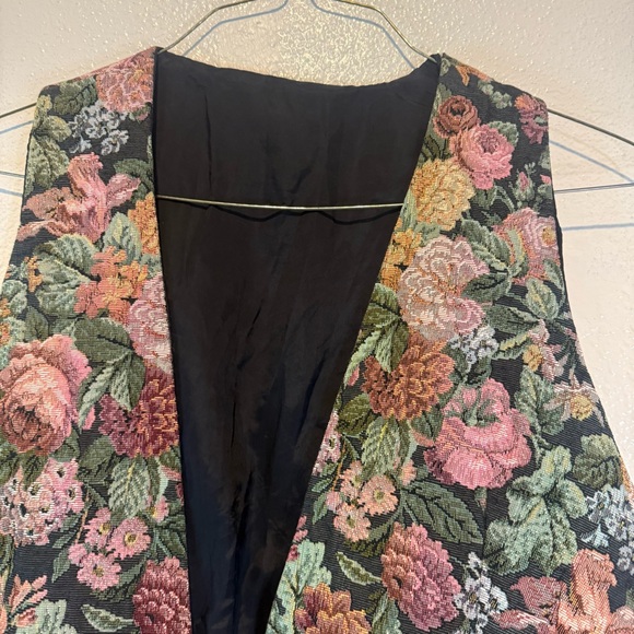vintage 90s floral tapestry vest - Picture 2 of 6